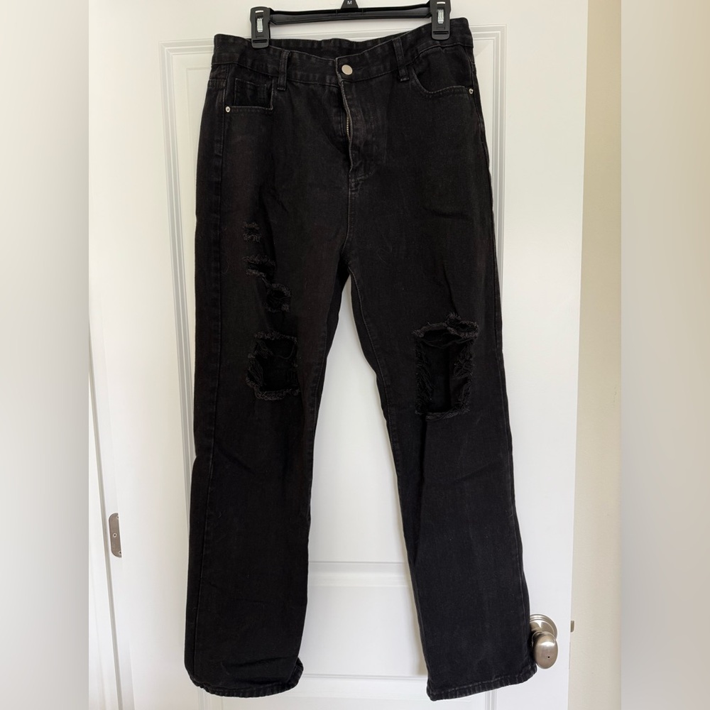 SHEIN Women’s Relaxed Black Ripped Boyfriend Jeans